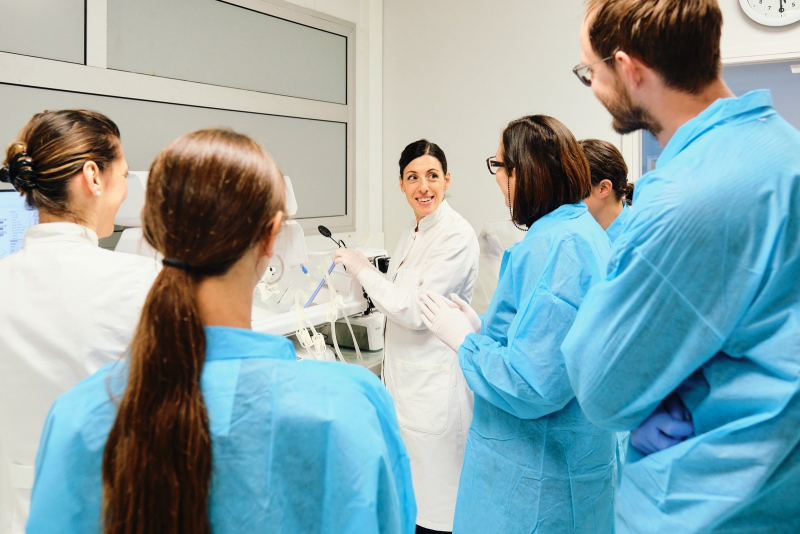 enstbb_formation_continue_biotechnologies_bioproduction_parcours_certification_2025.jpg